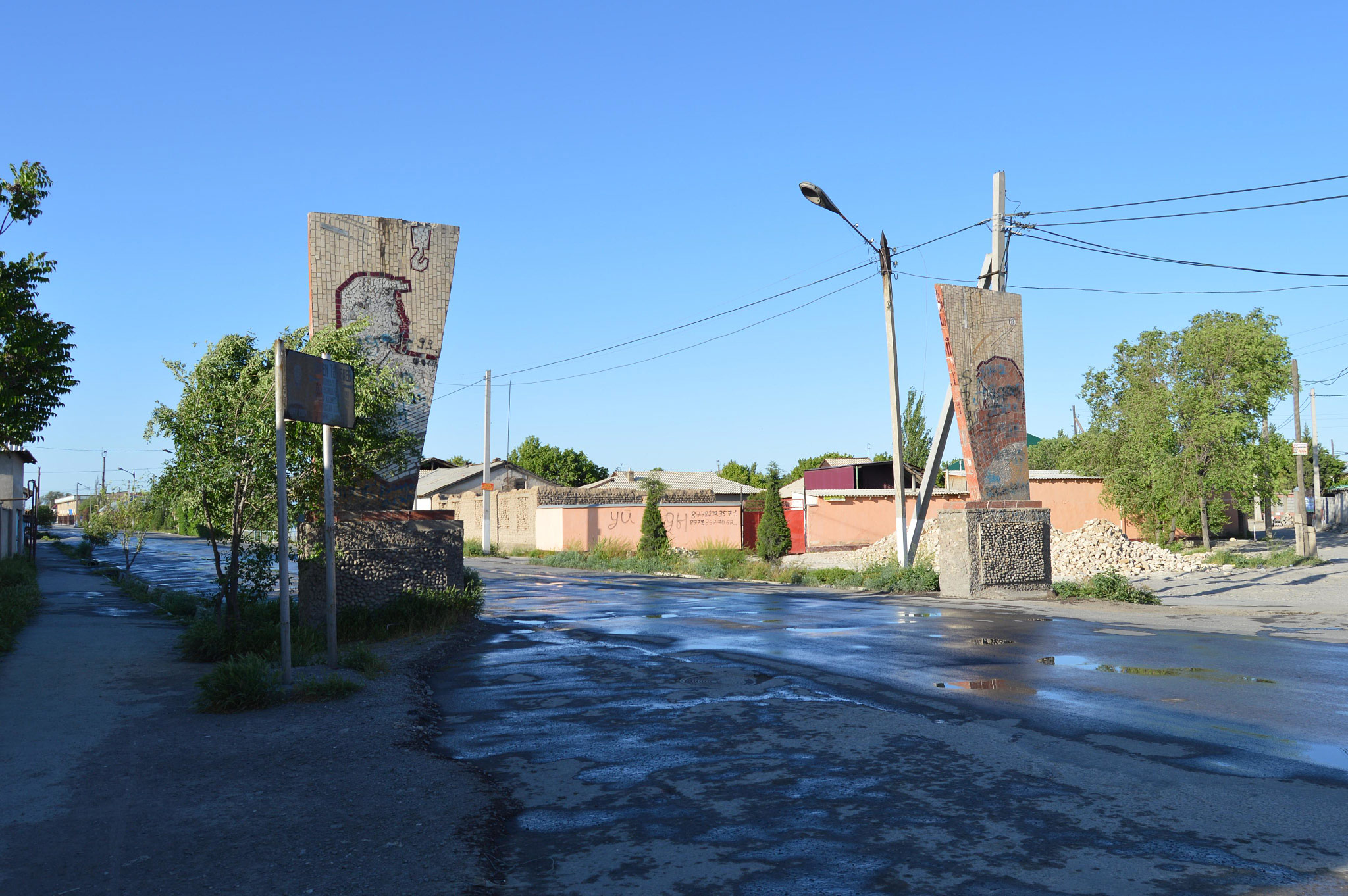 Turkistan (Түркістан, Туркестан)